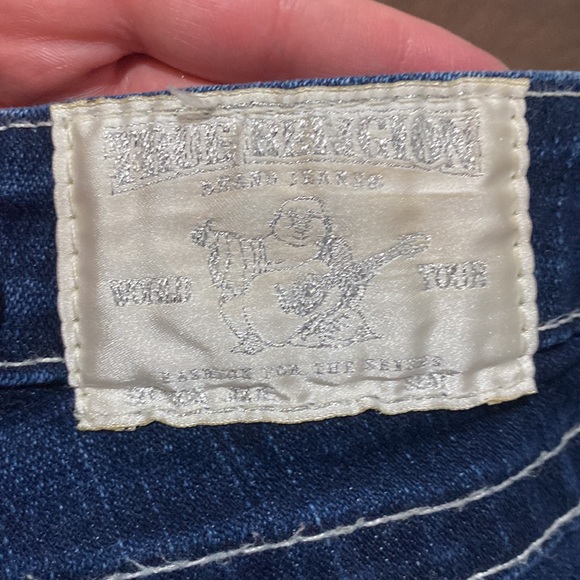 True Religion pearl jeans in great condition, only worn a few times. - Picture 2 of 6